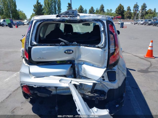 KNDJP3A55J7568619 KIA SOUL +