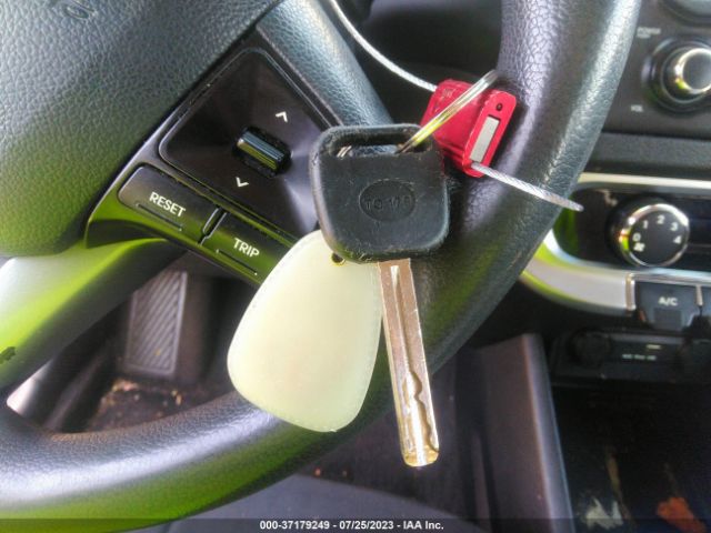 KNADM4A36F6528750 KIA RIO LX