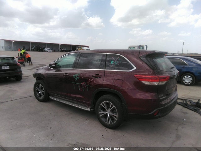 Toyota Highlander Le 2018 5TDZZRFHXJS263075 Image 10