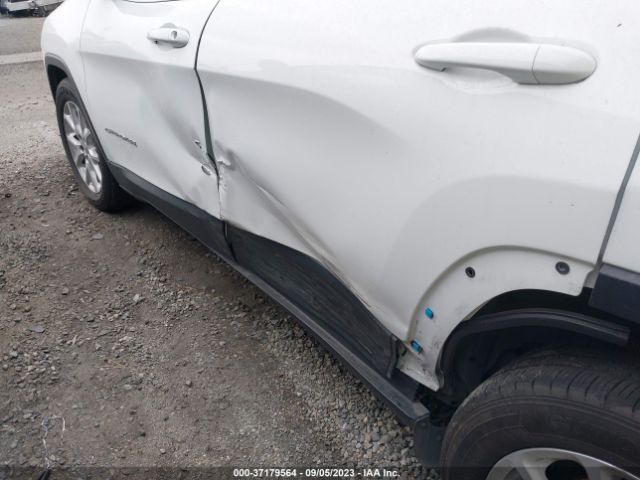 1C4PJLCB5GW265255 Jeep Cherokee Latitude