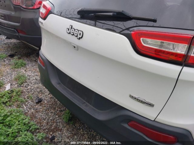 1C4PJLCB5GW265255 Jeep Cherokee Latitude