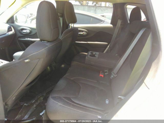 1C4PJLCB5GW265255 Jeep Cherokee Latitude
