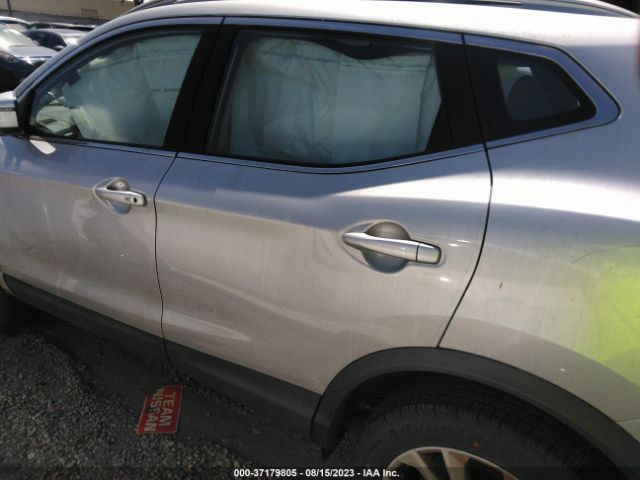 JN1BJ1CPXJW153054 Nissan Rogue Sport Sv