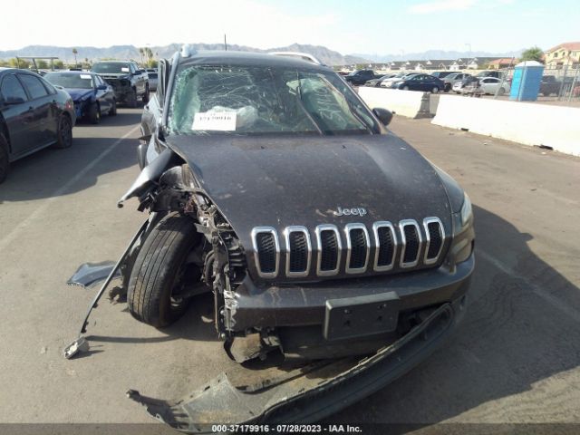 1C4PJLCS9GW363740 Jeep Cherokee Latitude