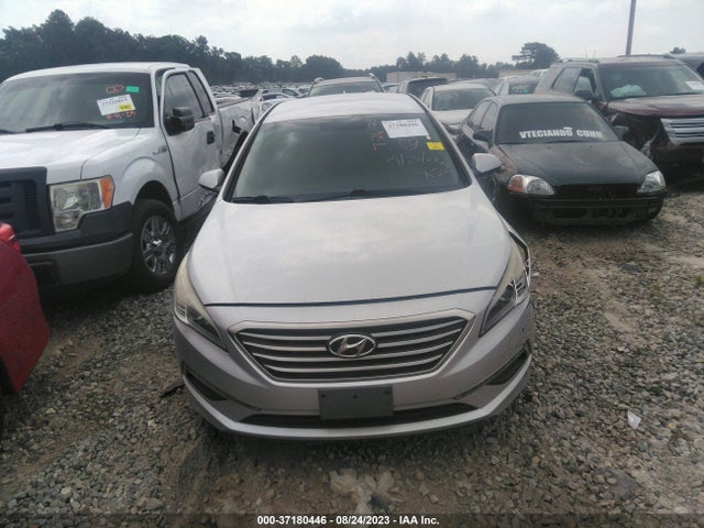 2015 HYUNDAI SONATA 2.4L SE VIN: 5NPE24AF0FH104073