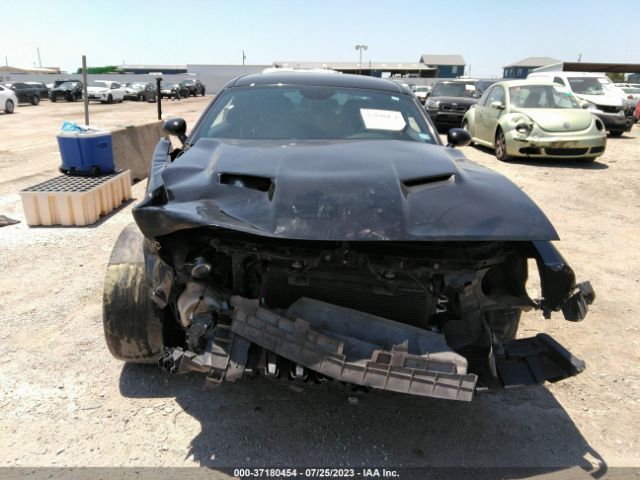 2C3CDZBT2JH212946 Dodge Challenger R/t