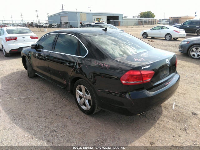 1VWBS7A30FC058635 Volkswagen Passat 1.8t Se