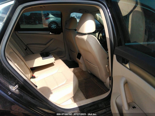 1VWBS7A30FC058635 Volkswagen Passat 1.8t Se