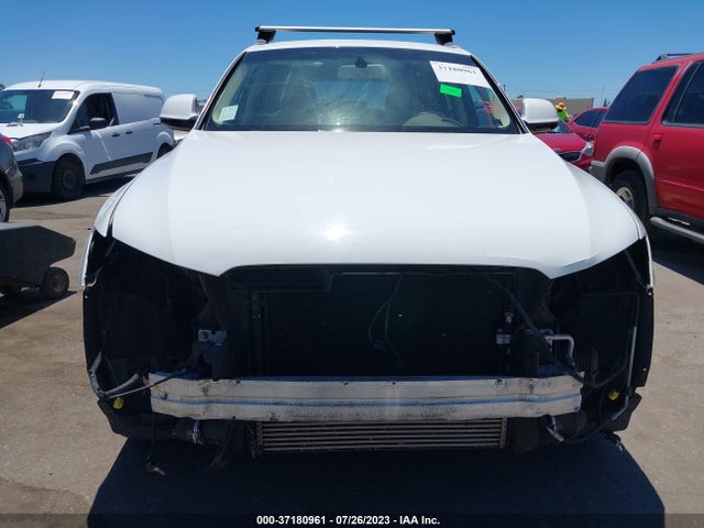 WA1LFAFP1FA084364 Audi Q5 Premium Plus