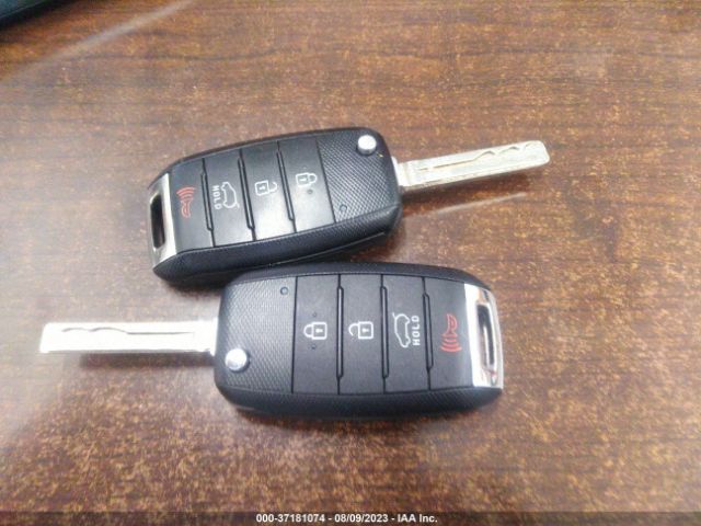 KNDJN2A27F7771735 KIA Soul Base