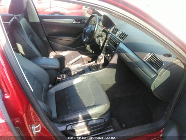 1VWAT7A37FC042506 Volkswagen Passat 1.8t Wolfsburg Ed