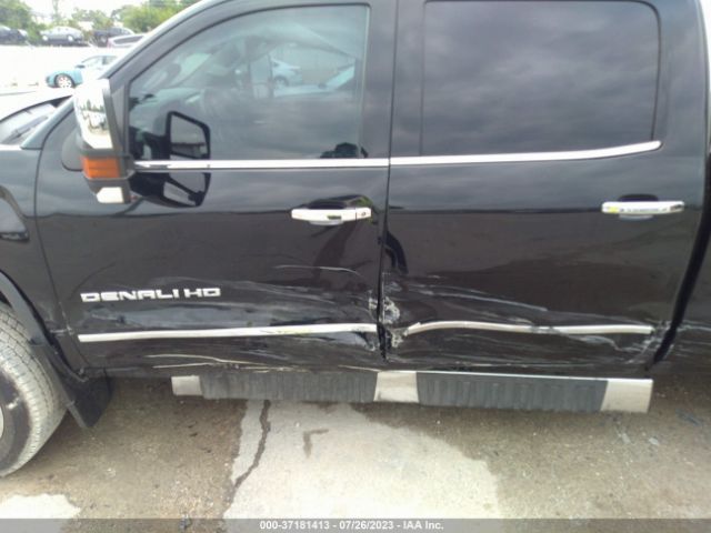 1GT12UEY9HF182617 GMC Sierra 2500hd Denali