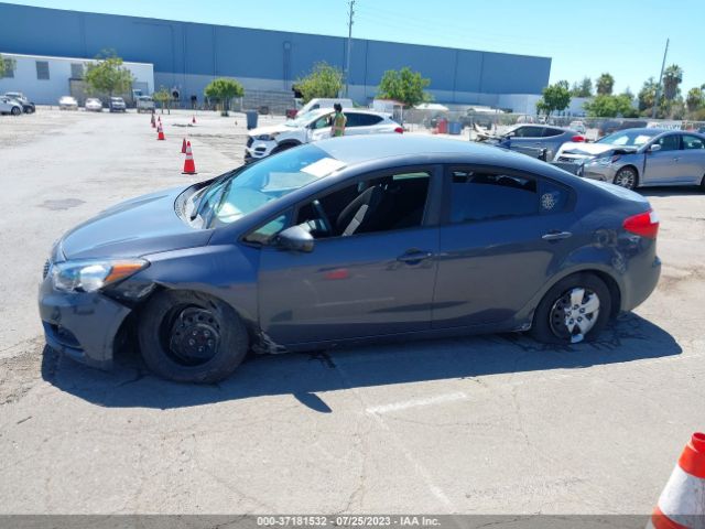 KNAFK4A68G5565007 KIA FORTE LX