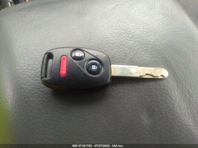 2006 HONDA PILOT LX VIN: 2HKYF18136H531418