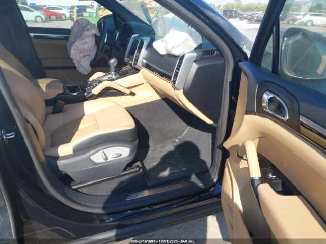 2017 PORSCHE CAYENNE WP1AA2A29HKA87487 Photo 4
