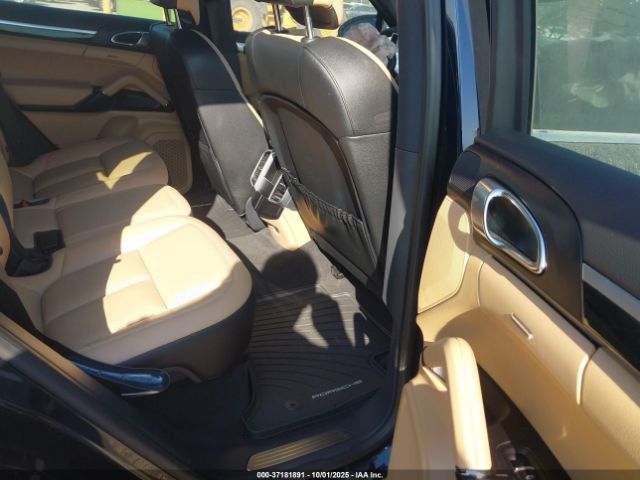 2017 PORSCHE CAYENNE WP1AA2A29HKA87487 Photo 7