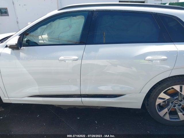 2022 Audi e-tron, VIN: WA1AAAGEXNB043257