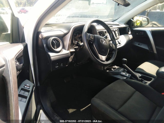 Toyota RAV4 LE 2016 JTMZFREV3GJ065587 Image 5