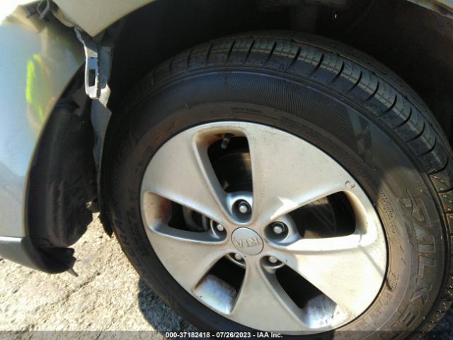 KNDJN2A27F7175153 KIA Soul Base