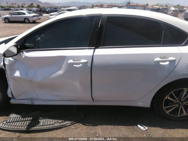 3KPF24ADXPE617422 KIA Forte Lxs