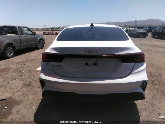 3KPF24ADXPE617422 KIA Forte Lxs