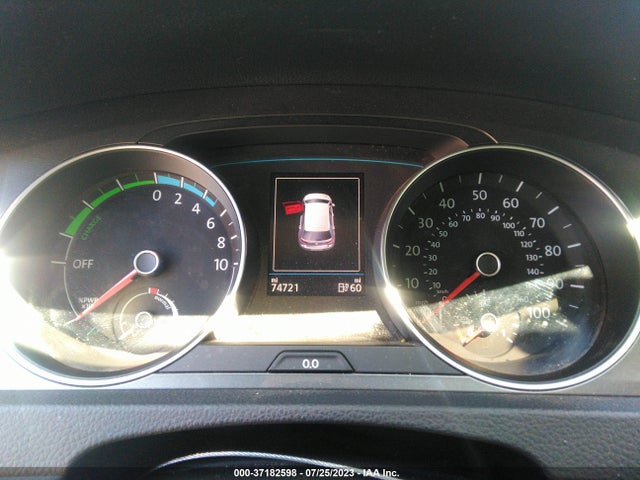 2016 Volkswagen Golf, VIN: WVWPP7AU1GW916861
