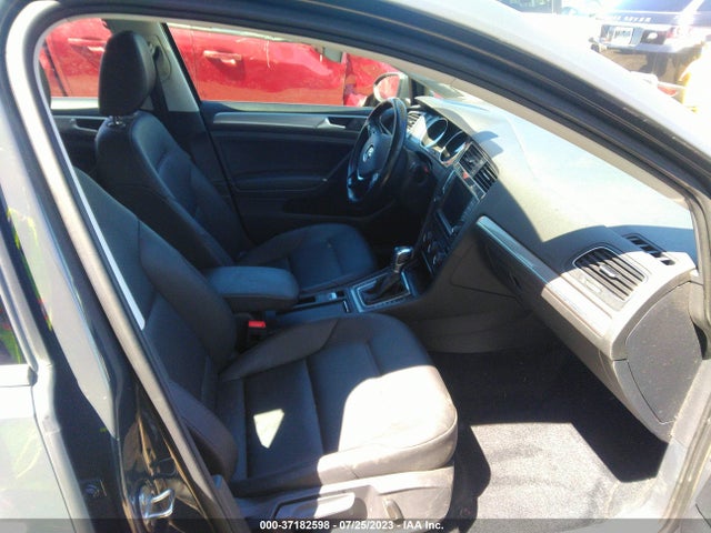 2016 Volkswagen Golf, VIN: WVWPP7AU1GW916861