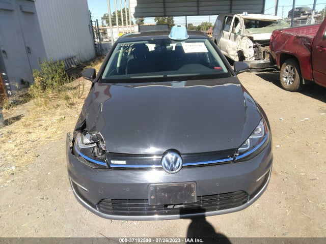 2016 Volkswagen Golf, VIN: WVWPP7AU1GW916861