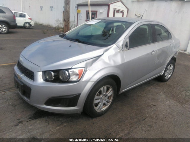 Chevrolet SONIC LT 2014 1G1JC5SH7E4236567 Image 2