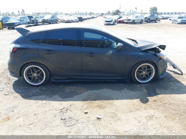 1FADP3L92HL235959 Ford FOCUS ST