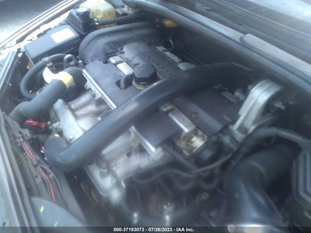 2004 VOLVO V70 VIN: YV1SW59V142452353