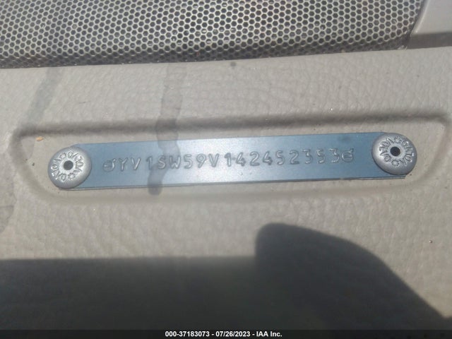 2004 VOLVO V70 VIN: YV1SW59V142452353