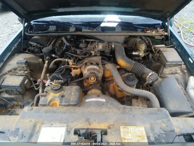 2000 FORD CROWN VICTORIA LX VIN: 2FAFP74W0YX126780