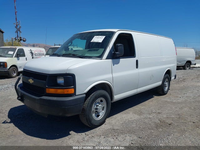 Chevrolet EXPRESS CARGO VAN 2016 1GCWGAFF2G1245538 Image 2