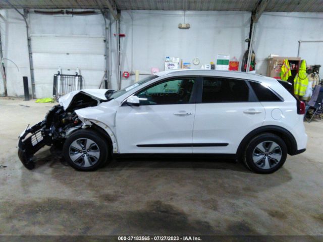 KNDCB3LC2K5244379 KIA NIRO LX
