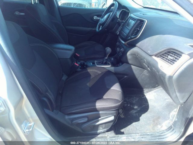 1C4PJMCB6FW672604 Jeep Cherokee Latitude