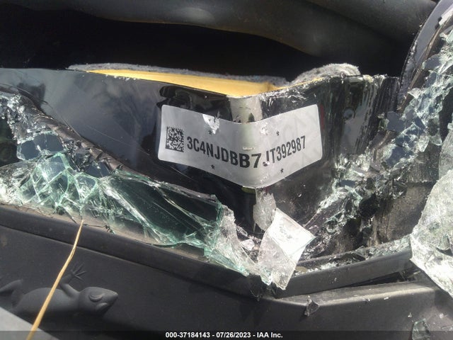 3C4NJDBB7JT392987 Jeep Compass Latitude