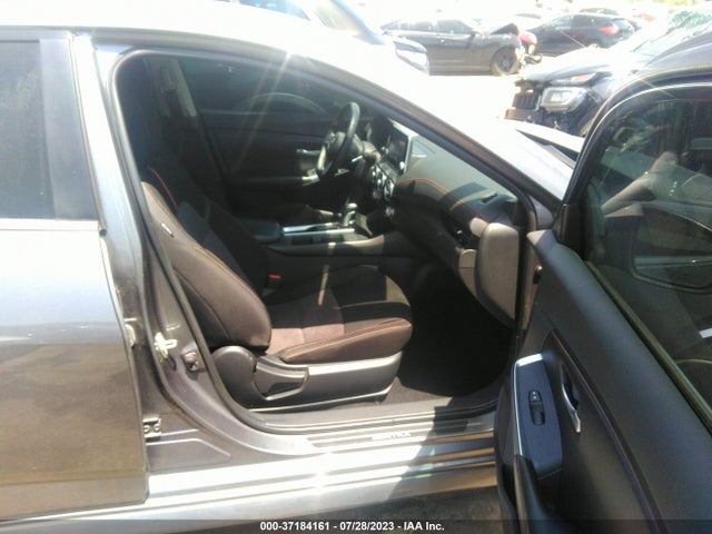 2021 NISSAN SENTRA SR VIN: 3N1AB8DV9MY329412