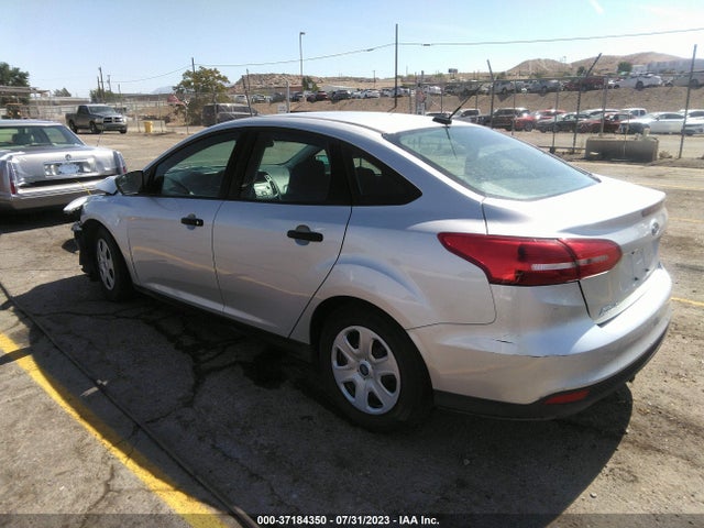 Ford FOCUS S 2016 1FADP3E20GL369979 Image 3
