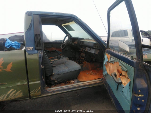 1986 TOYOTA PICKUP RN63 STD VIN: JT4RN63R0G0003044