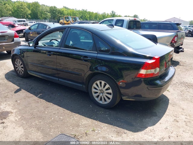 2005 VOLVO S40 VIN: YV1MS382452117301