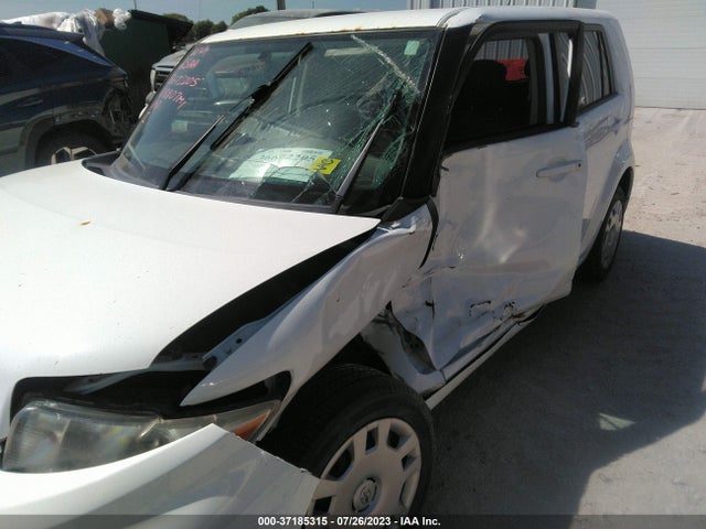 JTLZE4FE1FJ068771 Scion Xb 686 Parklan Edition