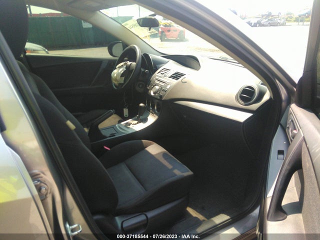 2011 MAZDA MAZDA3 I SPORT VIN: JM1BL1UG7B1357279