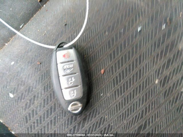 3N1CN8EV3ML879569 Nissan VERSA SV