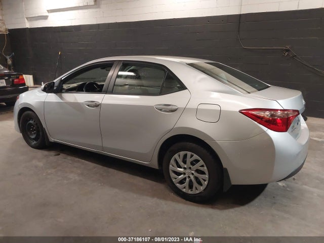 2018 TOYOTA COROLLA LE VIN: 2T1BURHE5JC038462