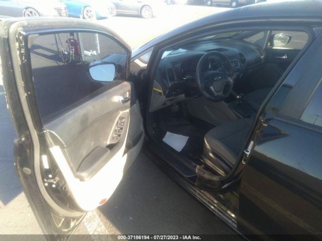 KNAFK4A69G5514115 KIA FORTE LX