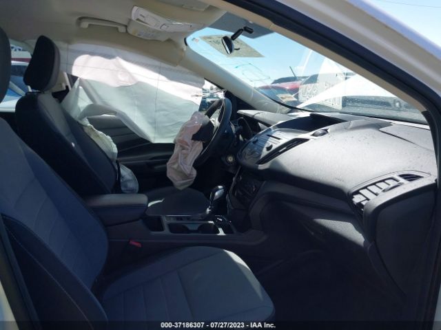1FMCU0F7XJUA99583 Ford ESCAPE S