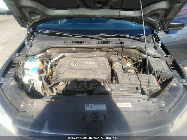 3VWD17AJ3FM218998 Volkswagen Jetta Sedan 1.8t Se
