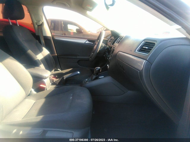 3VWD17AJ3FM218998 Volkswagen Jetta Sedan 1.8t Se