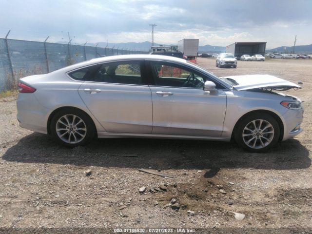3FA6P0HD1HR253584 Ford FUSION SE